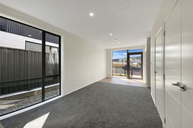 Photo of property in 5 Tokitoki Way, Kenepuru, Porirua, 5022