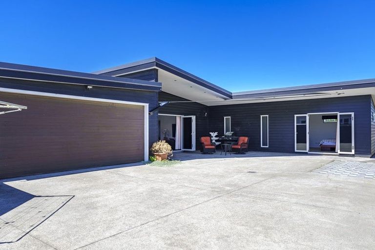 Photo of property in 7a Chester Place, Taradale, Napier, 4112