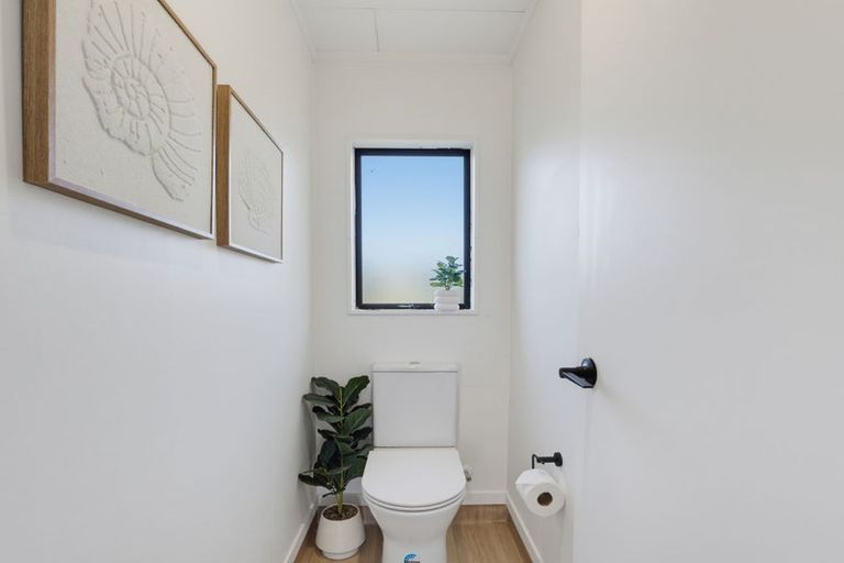 Photo of property in 16 Kaiwaka-mangawhai Road, Kaiwaka, 0975