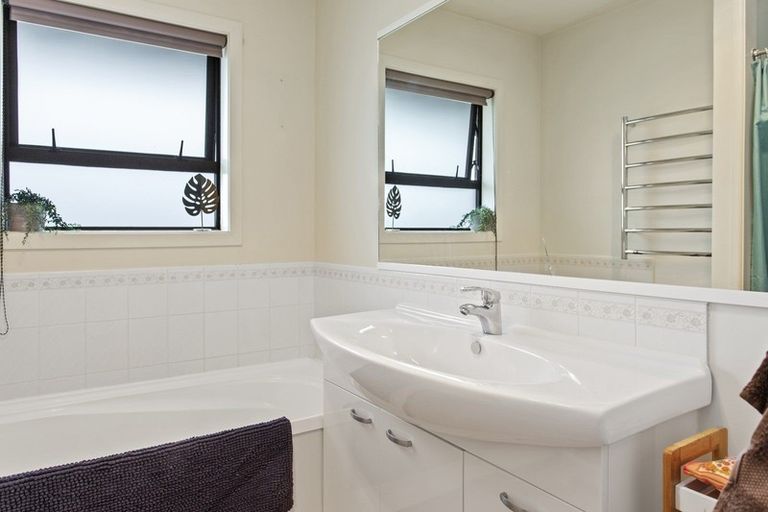 Photo of property in 4 Panckhurst Drive, Woodend, 7610