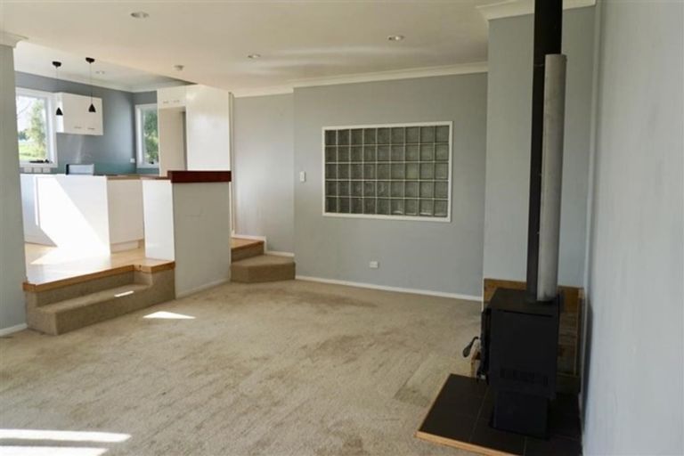 Photo of property in 2/102 Settlement Road, Papakura, 2110