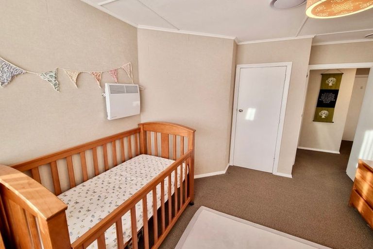 Photo of property in 146 George Street, Stokes Valley, Lower Hutt, 5019