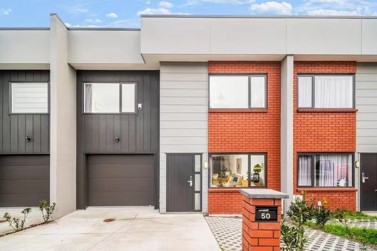 Photo of property in 50 Bordeaux Parade, Te Atatu South, Auckland, 0610