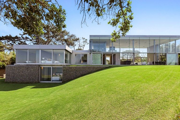 Photo of property in 76 Cliff Road, Torbay, Auckland, 0630