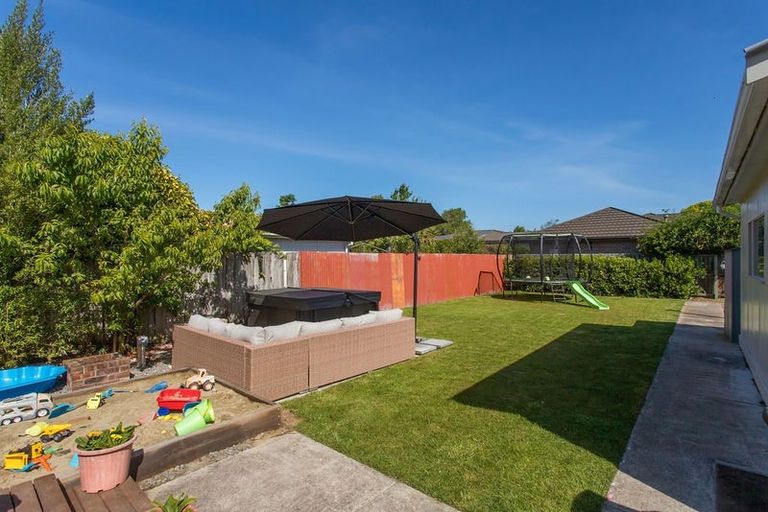 Photo of property in 18 Coopers Road, Dallington, Christchurch, 8061