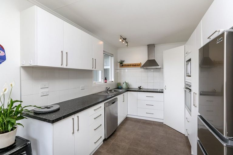 Photo of property in 22 Stuart Place, Blagdon, New Plymouth, 4310