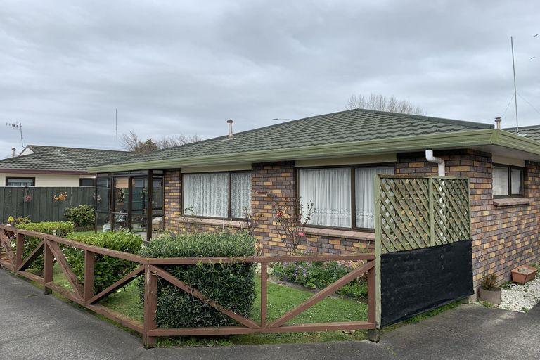 Photo of property in 2/89 College Street, Awapuni, Palmerston North, 4412