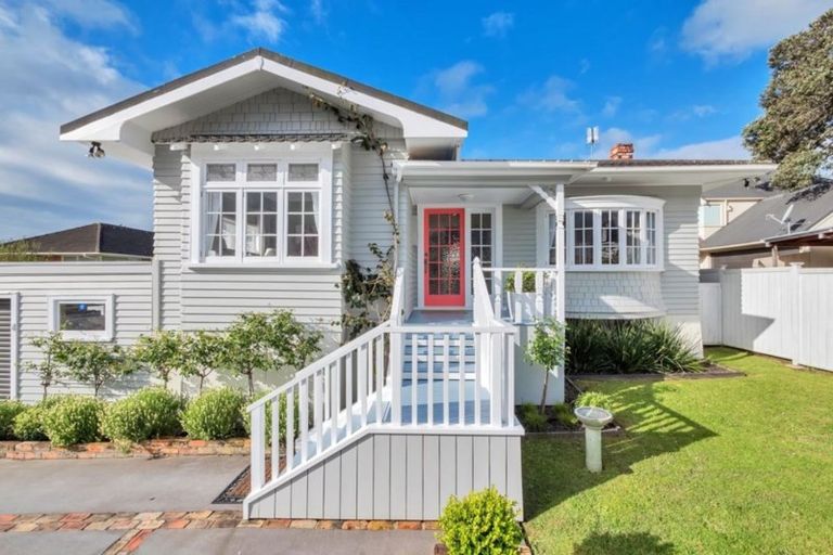 Photo of property in 1/56 Northboro Road, Belmont, Auckland, 0622