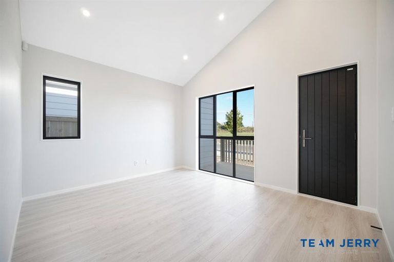 Photo of property in 43 Tributary Parade, Karaka, Papakura, 2113
