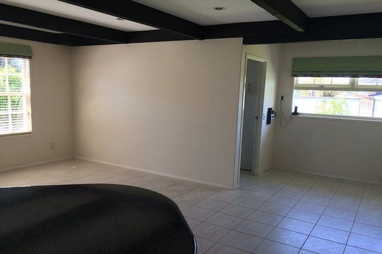 Photo of property in 23 Serrita Avenue, Sunnyhills, Auckland, 2010