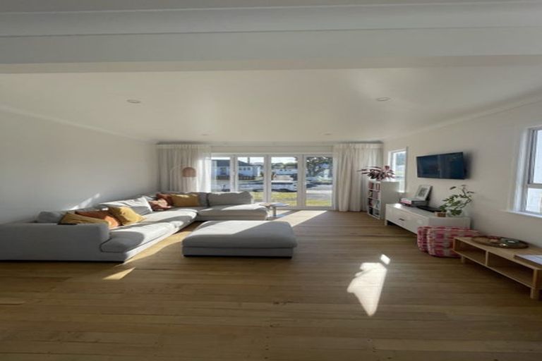 Photo of property in 25 Waimea Street, Westown, New Plymouth, 4310