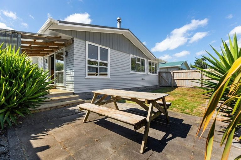Photo of property in 9 Regent Place, Blagdon, New Plymouth, 4310