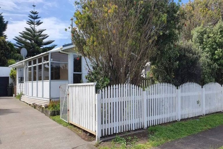 Photo of property in 47 Bamber Street, Castlecliff, Whanganui, 4501