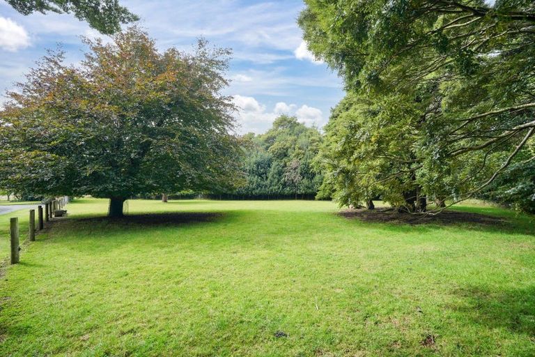 Photo of property in 54 Mckellar Road, Seaward Bush, Invercargill, 9871