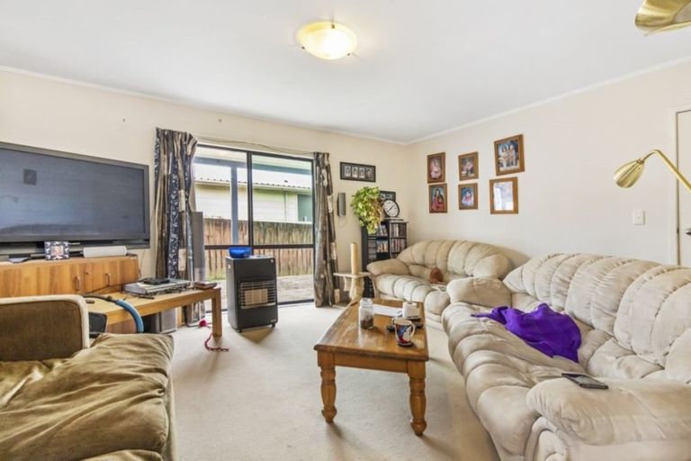 Photo of property in 1/33 Secretariat Place, Randwick Park, Auckland, 2105