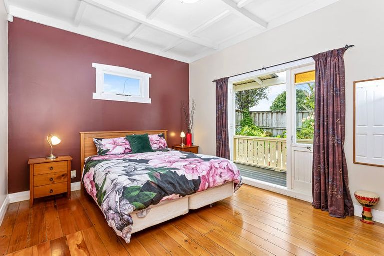 Photo of property in 40 Rangatira Road, Birkenhead, Auckland, 0626