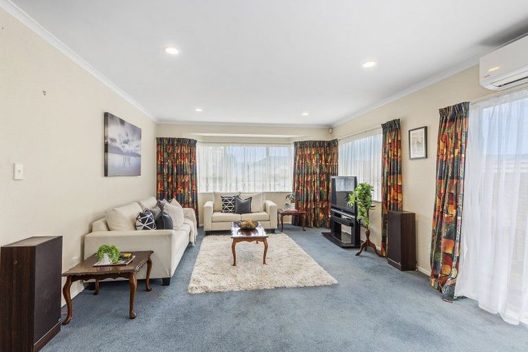 Photo of property in 139 Woodman Drive, Tawa, Wellington, 5028