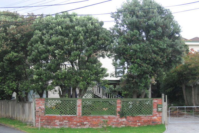 Photo of property in 16 Webber Street, Paraparaumu Beach, Paraparaumu, 5032