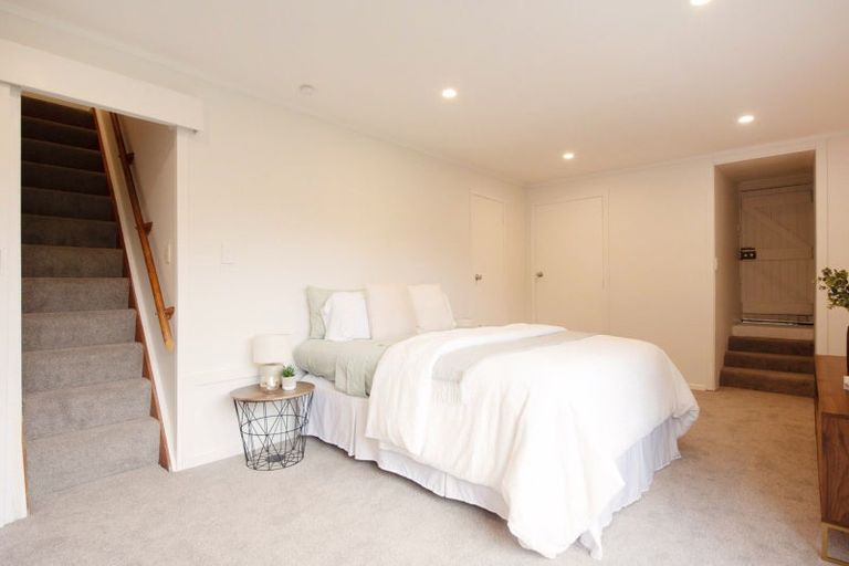 Photo of property in 135 Ruskin Road, Newlands, Wellington, 6037