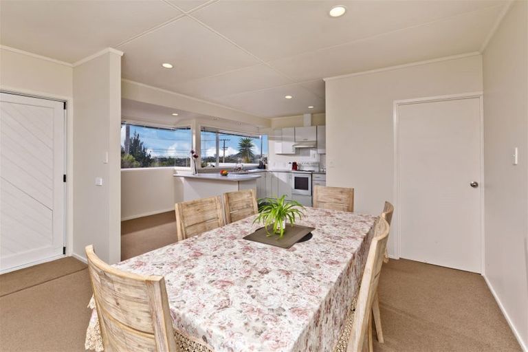 Photo of property in 738 East Coast Road, Pinehill, Auckland, 0632