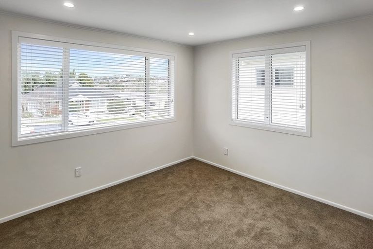 Photo of property in 27 Marsh Avenue, Forrest Hill, Auckland, 0620