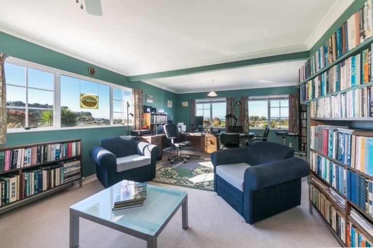 Photo of property in 16 Kaiangaroa Place, Bay View, Napier, 4104