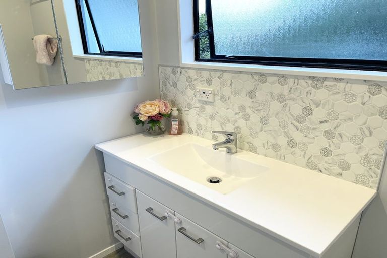 Photo of property in 2/12 Norfolk Street, Regent, Whangarei, 0112