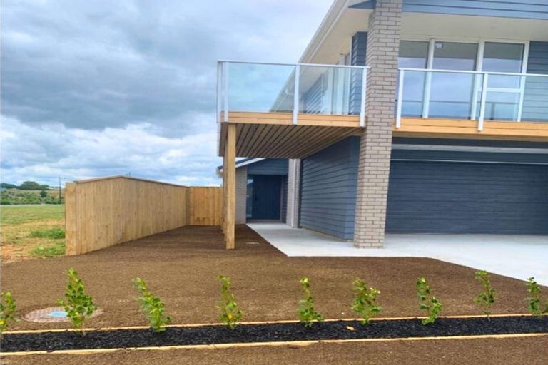 Photo of property in 9 Whata Street, Clarks Beach, 2122