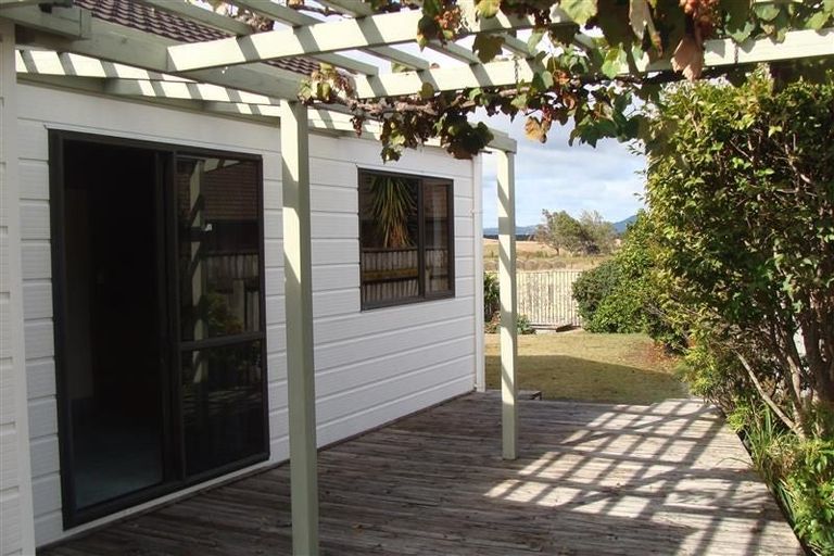 Photo of property in 76 Simpson Road, Papamoa Beach, Papamoa, 3118