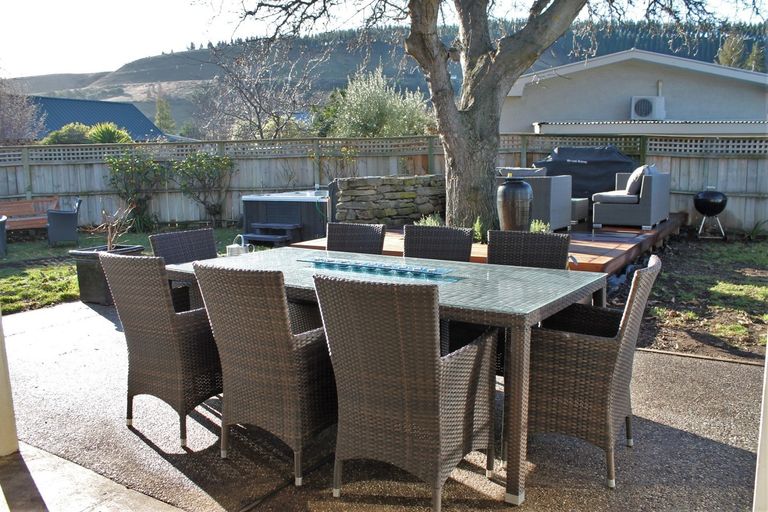 Photo of property in 74 Sunderland Street, Clyde, 9330