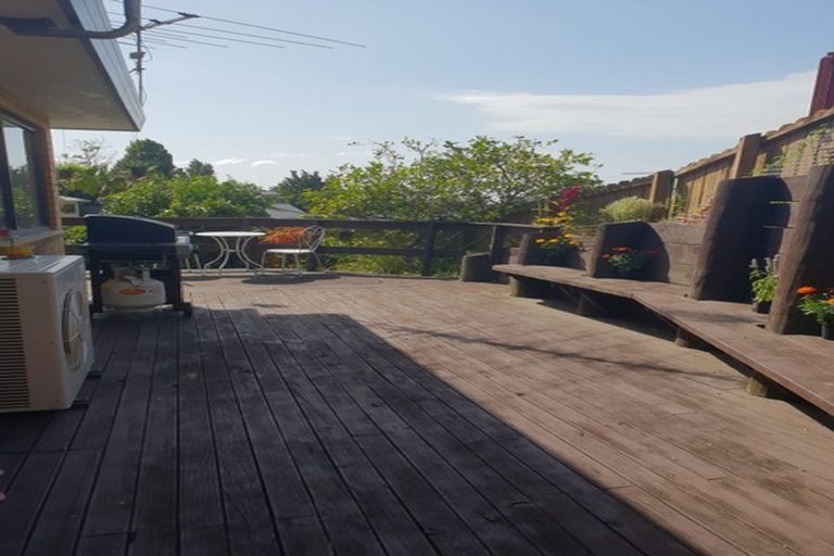 Photo of property in 16 Lowburn Place, Clover Park, Auckland, 2019