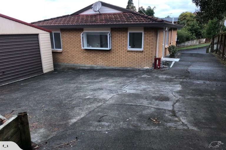 Photo of property in 11 Kearney Place, Massey, Auckland, 0614