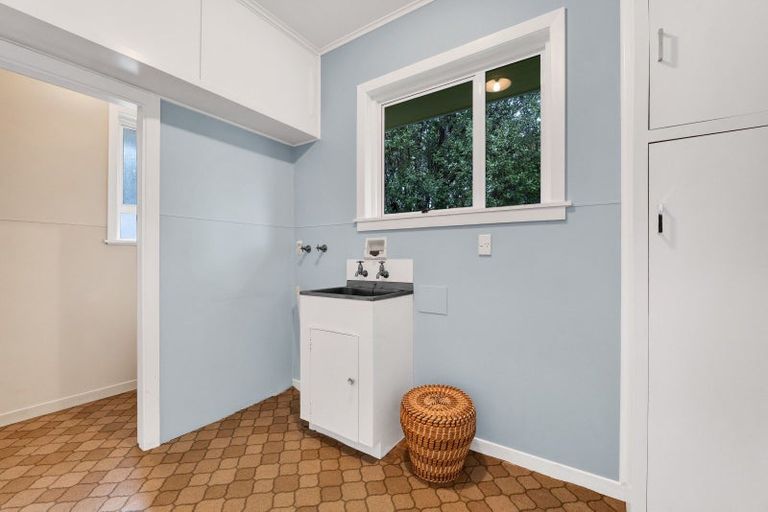 Photo of property in 16 Glen Almond Street, New Plymouth, 4310