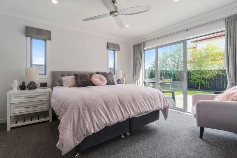 Photo of property in 49 Pohutukawa Parade, Riverhead, 0820