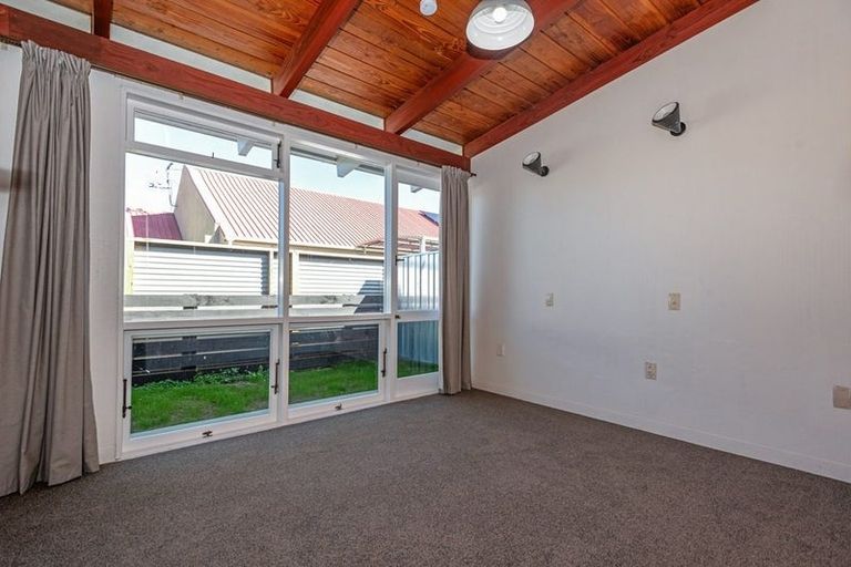 Photo of property in 4 Viscount Place, West End, Palmerston North, 4412