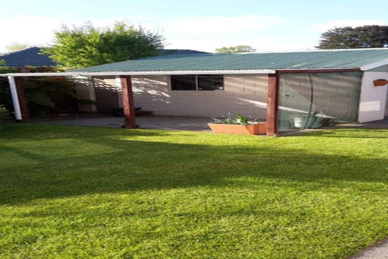 Photo of property in 77 Cutts Road, Russley, Christchurch, 8042