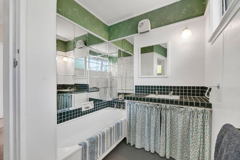 Photo of property in 75c Govett Avenue, Frankleigh Park, New Plymouth, 4310