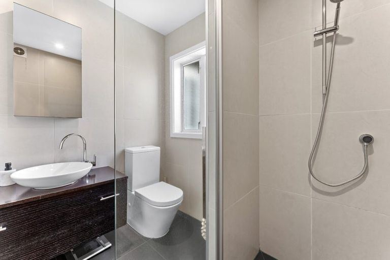 Photo of property in 2/20 Gulf View Road, Murrays Bay, Auckland, 0630