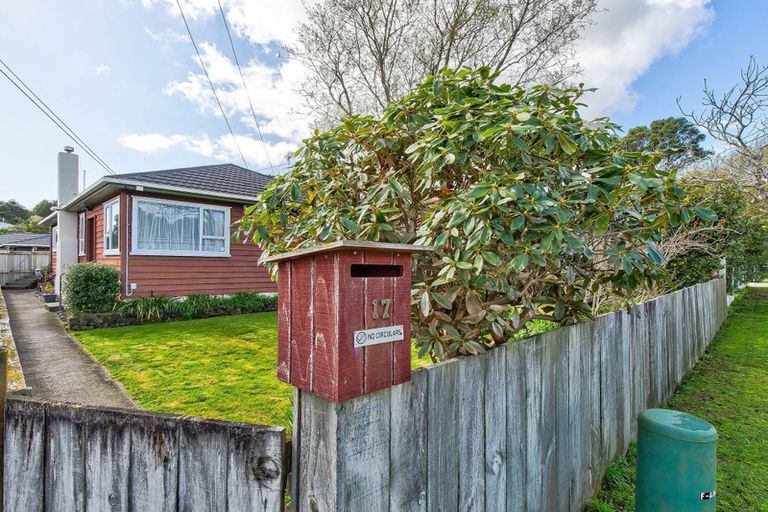 Photo of property in 17 Mclellan Street, Tawa, Wellington, 5028