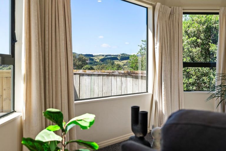 Photo of property in 69 Joseph Banks Drive, Whitby, Porirua, 5024