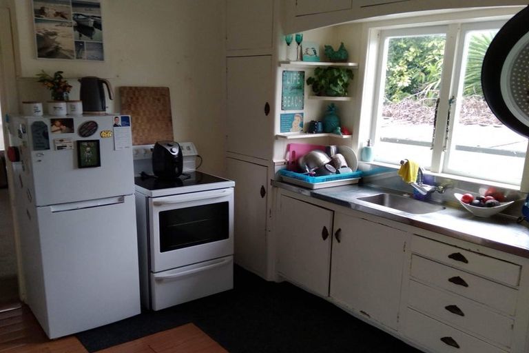 Photo of property in 97 Beach Road, Mellons Bay, Auckland, 2014