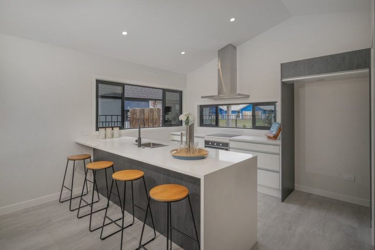 Photo of property in 4 Ngaroma Crescent, Whitianga, 3510