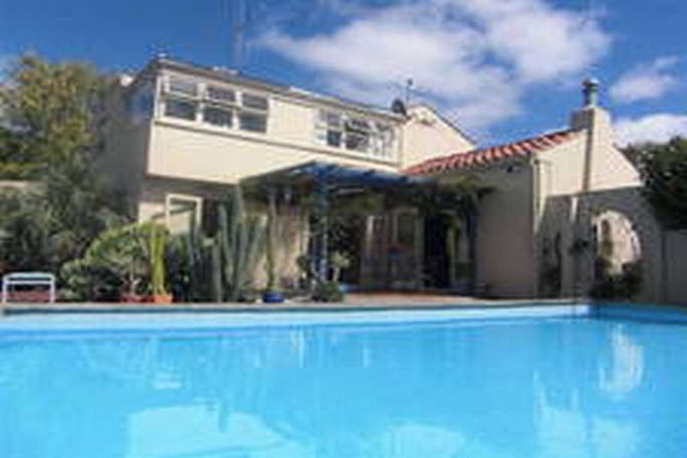 Photo of property in 45 Forest Lake Road, Forest Lake, Hamilton, 3200