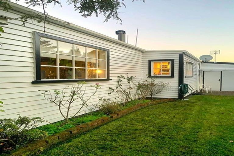Photo of property in 73 Wallath Road, Westown, New Plymouth, 4310
