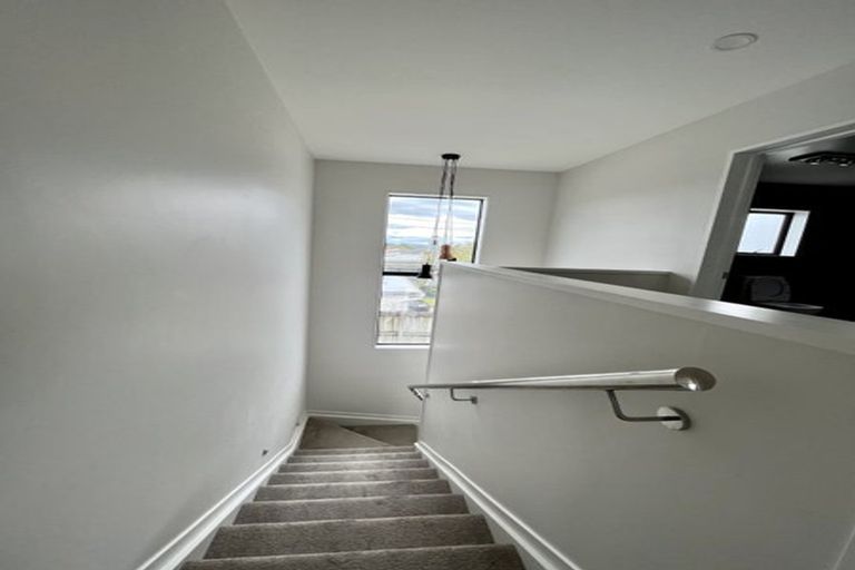 Photo of property in 77a Cargill Street, Papakura, 2110