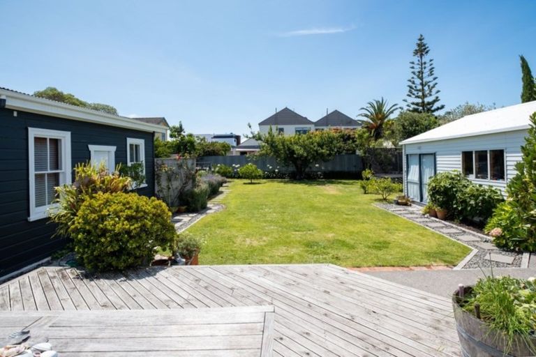 Photo of property in 12 Meeanee Quay, Westshore, Napier, 4110