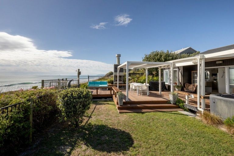 Photo of property in 579a Pukehina Parade, Pukehina, Te Puke, 3189