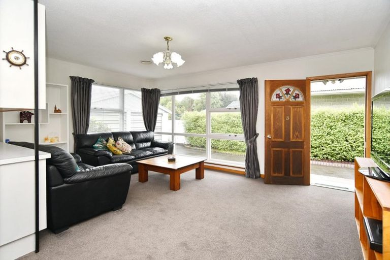 Photo of property in 2/381 Main North Road, Redwood, Christchurch, 8051