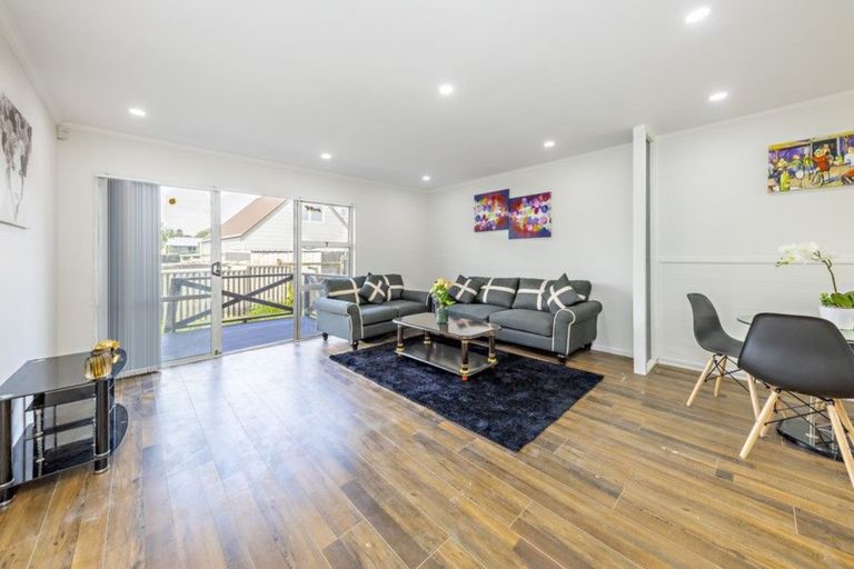 Photo of property in 1/4 Slim Place, Clendon Park, Auckland, 2103