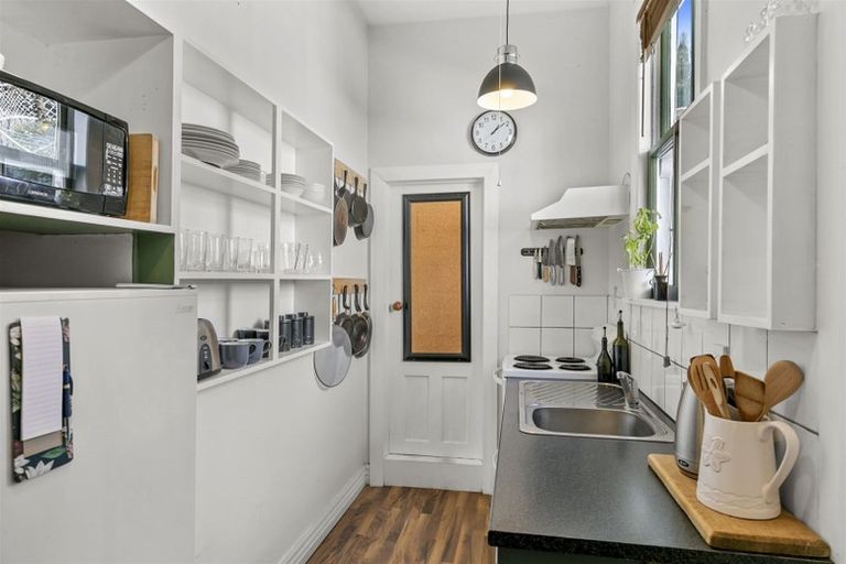 Photo of property in 11 Royal Street, Berhampore, Wellington, 6023